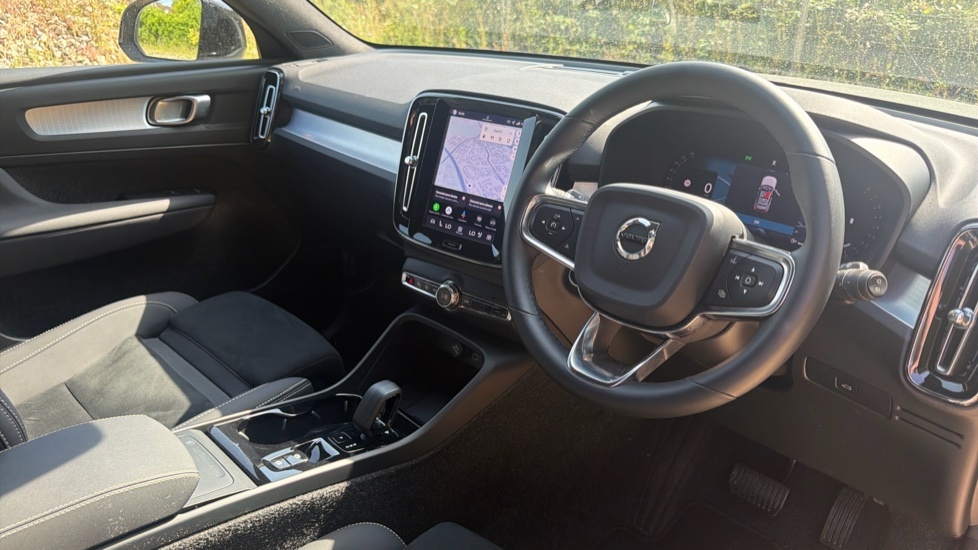Volvo XC40 Plus, B4 Mild Hybrid, Dark RF25PKJ Grey #4
