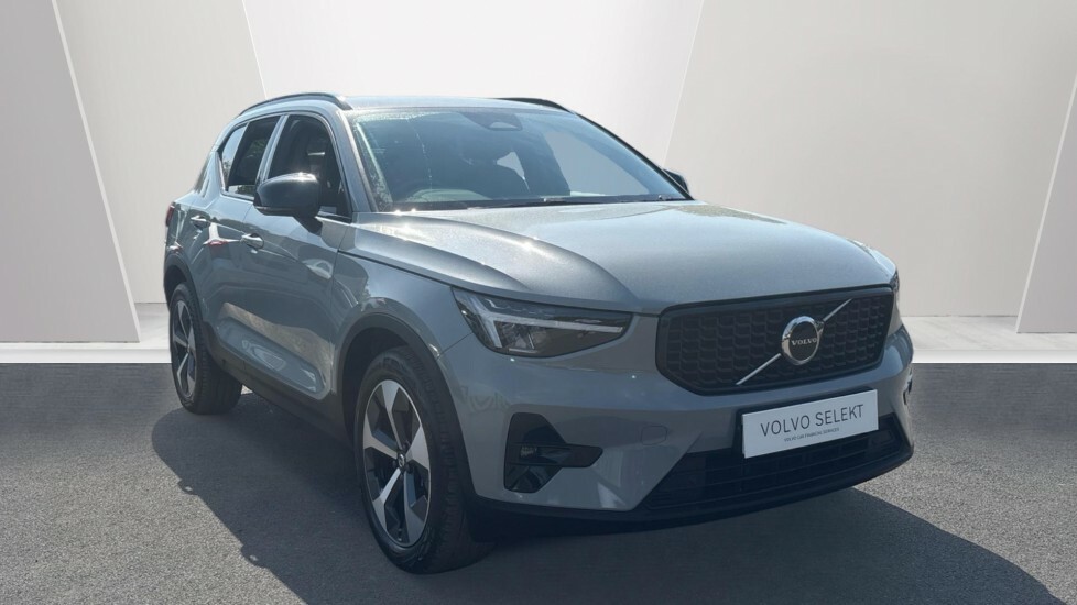 Volvo XC40 Plus, B4 Mild Hybrid, Dark Grey