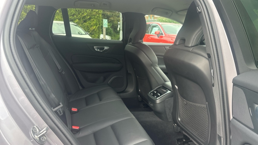 Volvo V60 Plus, B4 Mild Hybrid, Dark Silver #6