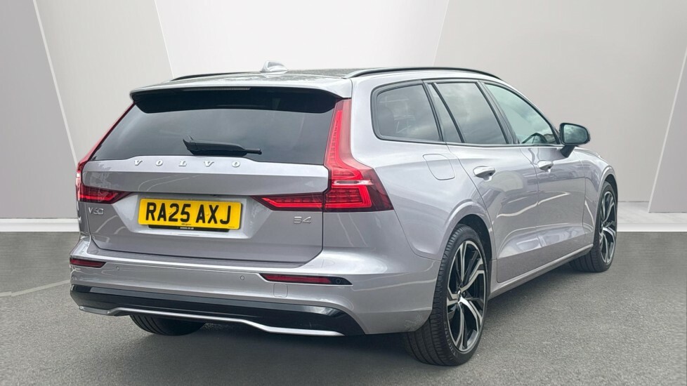 Volvo V60 Plus, B4 Mild Hybrid, Dark Silver #2