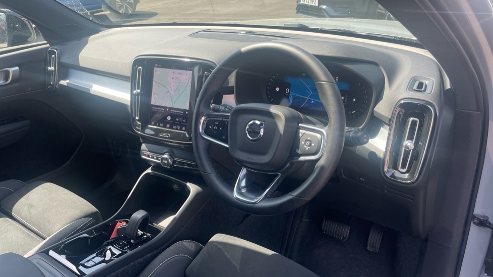 Volvo XC40 Plus, B3 Mild Hybrid, Dark RF25NPD Grey #4