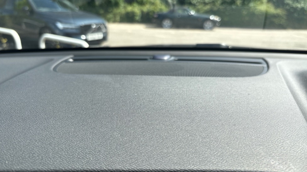 Volvo XC40 Plus, B4 Mild Hybrid, Dark  #23