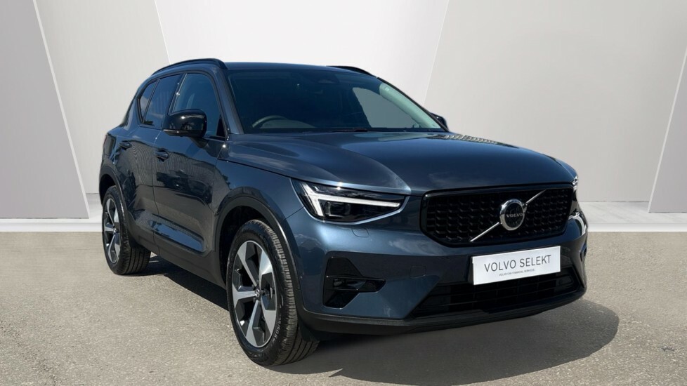 Volvo XC40 Plus, B4 Mild Hybrid, Dark Blue