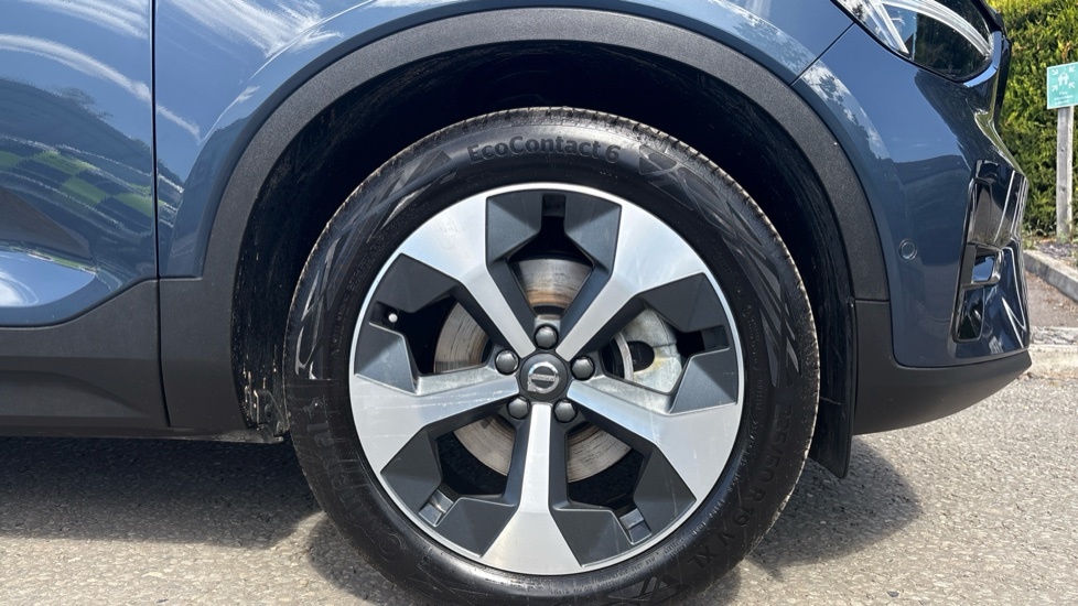 Volvo XC40 Plus, B4 Mild Hybrid, Dark  #9