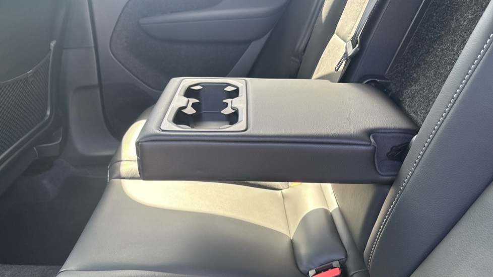 Volvo XC40 Plus, B4 Mild Hybrid, Dark  #31