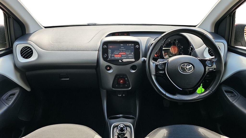 Toyota Aygo 1.0 Vvt-i X-trend X-shift Euro 6 Safety Sense White #6