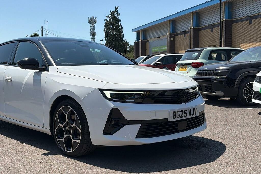 Vauxhall Astra 1.2 Turbo 130 Griffin White #21