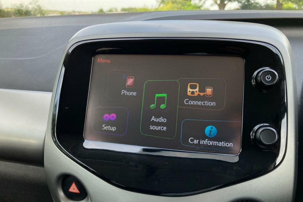 Peugeot 108 Active Top White #11