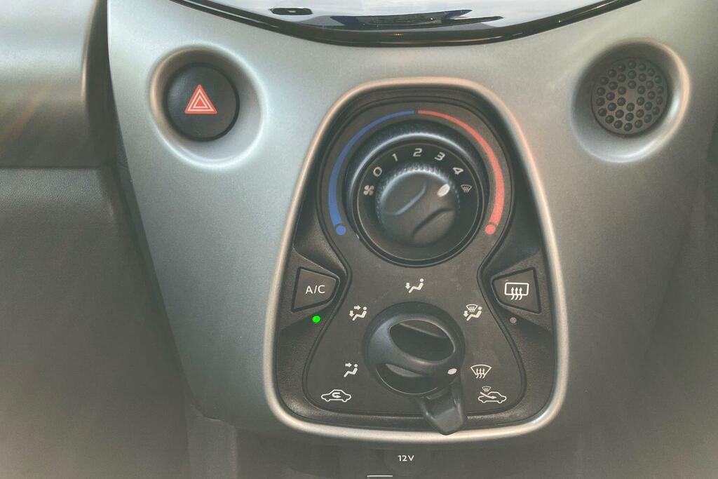 Peugeot 108 Active Top White #29