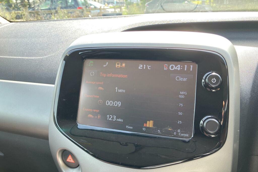 Peugeot 108 Active Top White #17