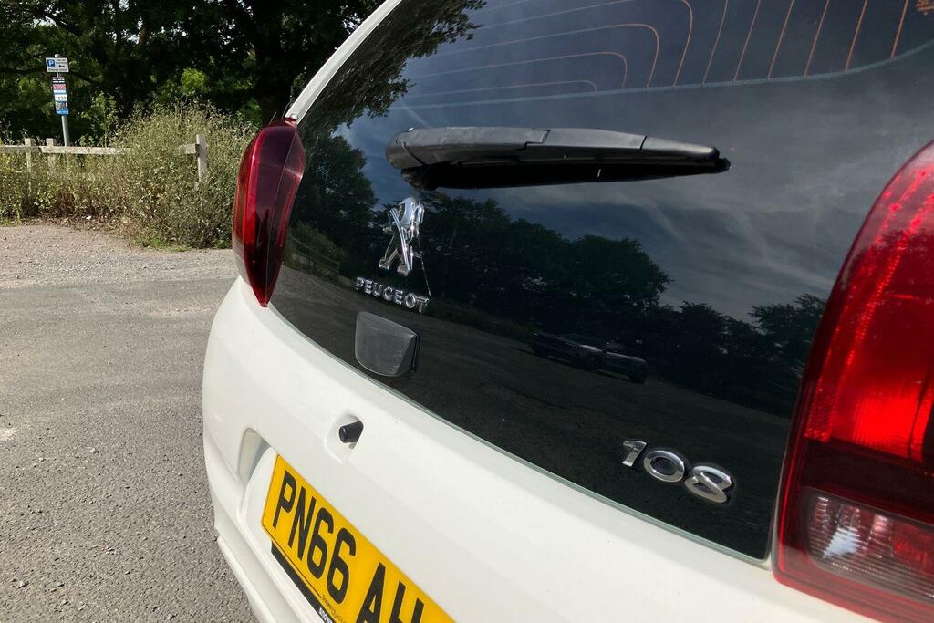 Peugeot 108 Active Top White #22