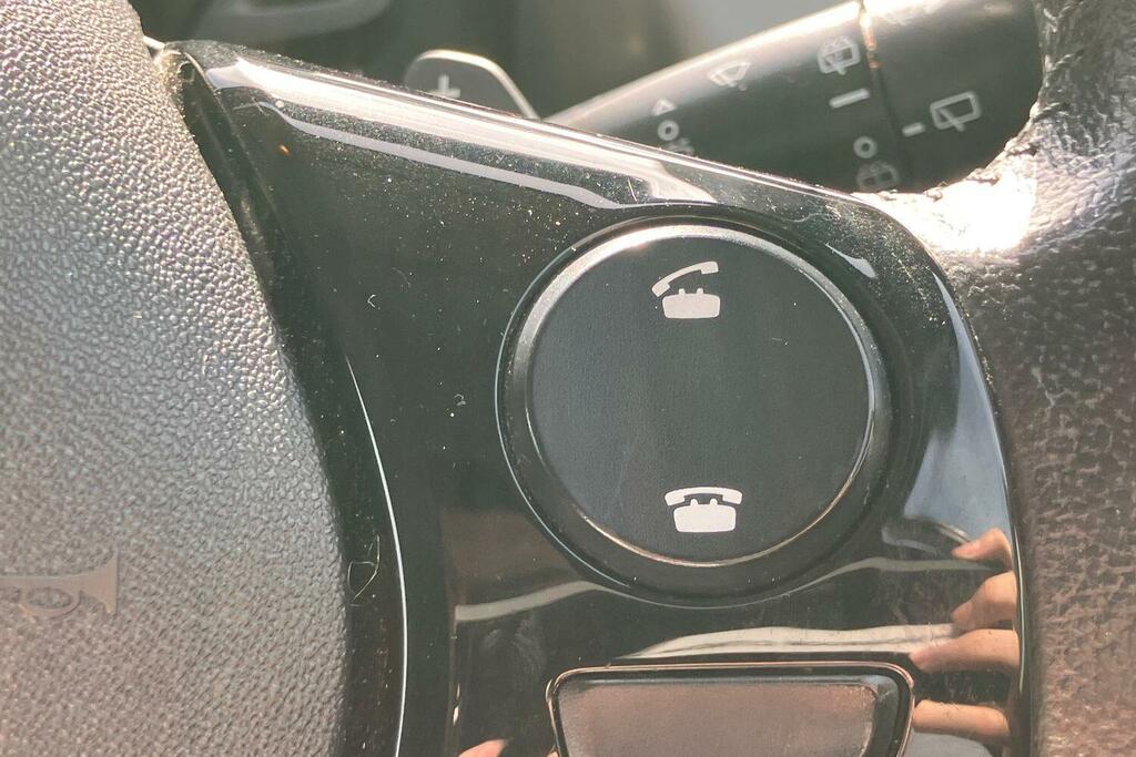 Peugeot 108 Active Top White #28