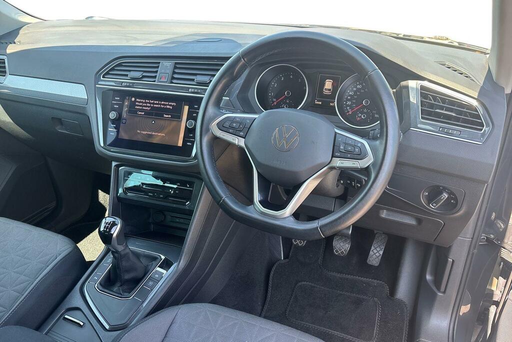 Volkswagen Tiguan 1.5 Tsi Life Euro 6 Ss Grey #6