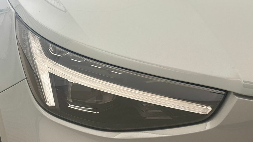 Volvo XC40 2.0 B3p Plus Dark White #22