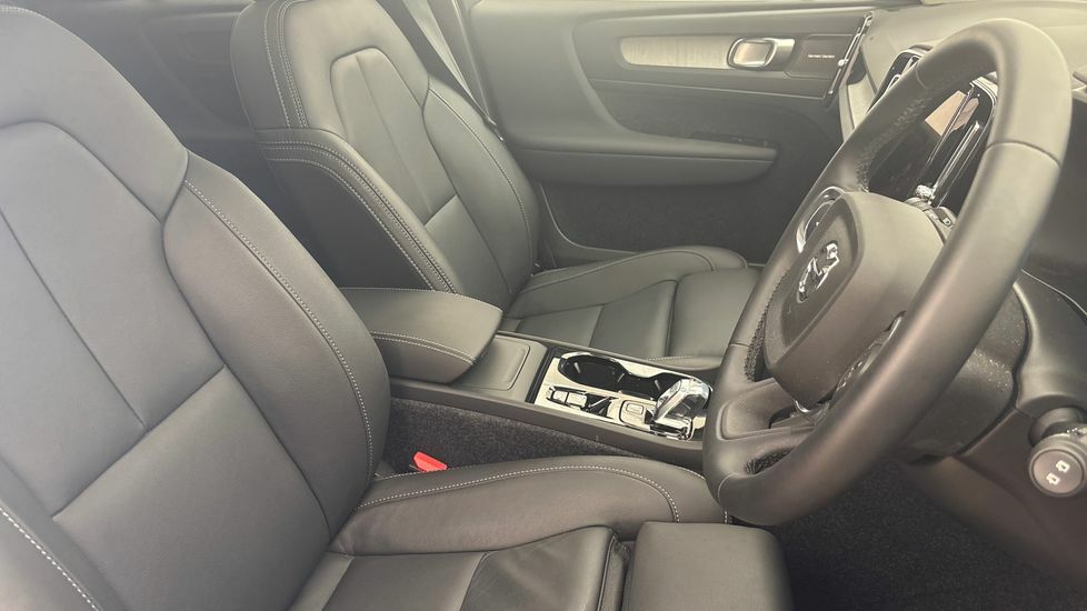 Volvo XC40 2.0 B3p Plus Dark White #29
