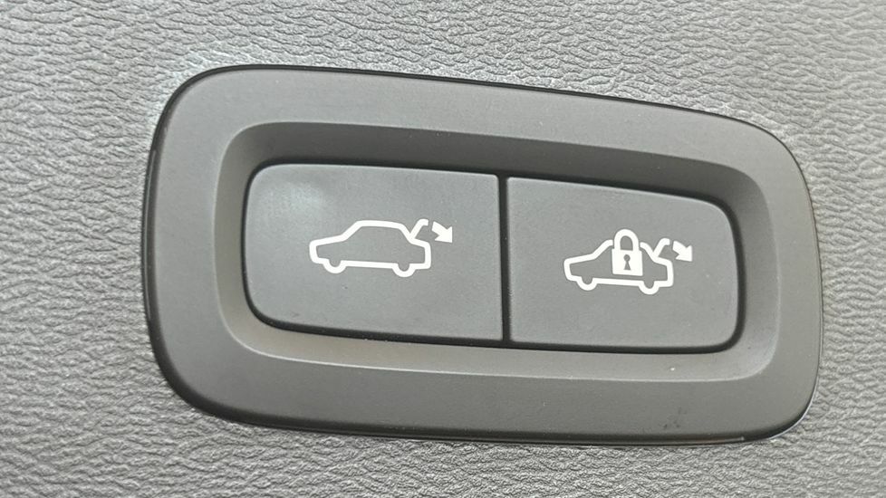 Volvo XC40 2.0 B3p Plus Dark White #19