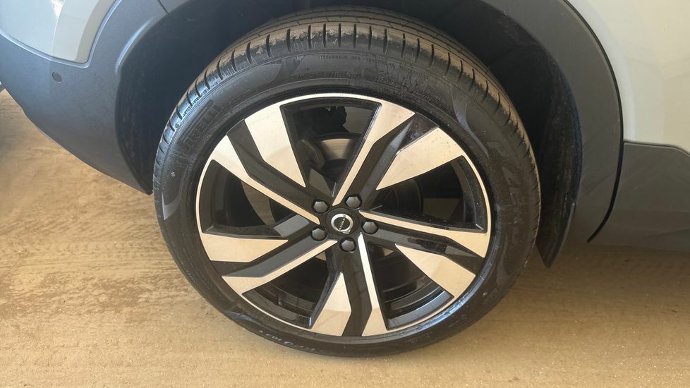 Volvo XC40 2.0 B3p Plus Dark White #16