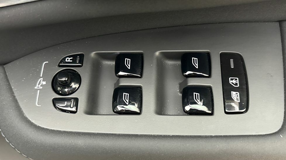 Volvo XC90 2.0 B5p Plus Dark Awd Geartronic #25
