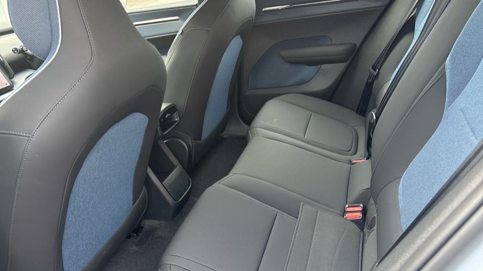 Volvo EX30 Plus, Single Motor Extended Range, Heat Black #31
