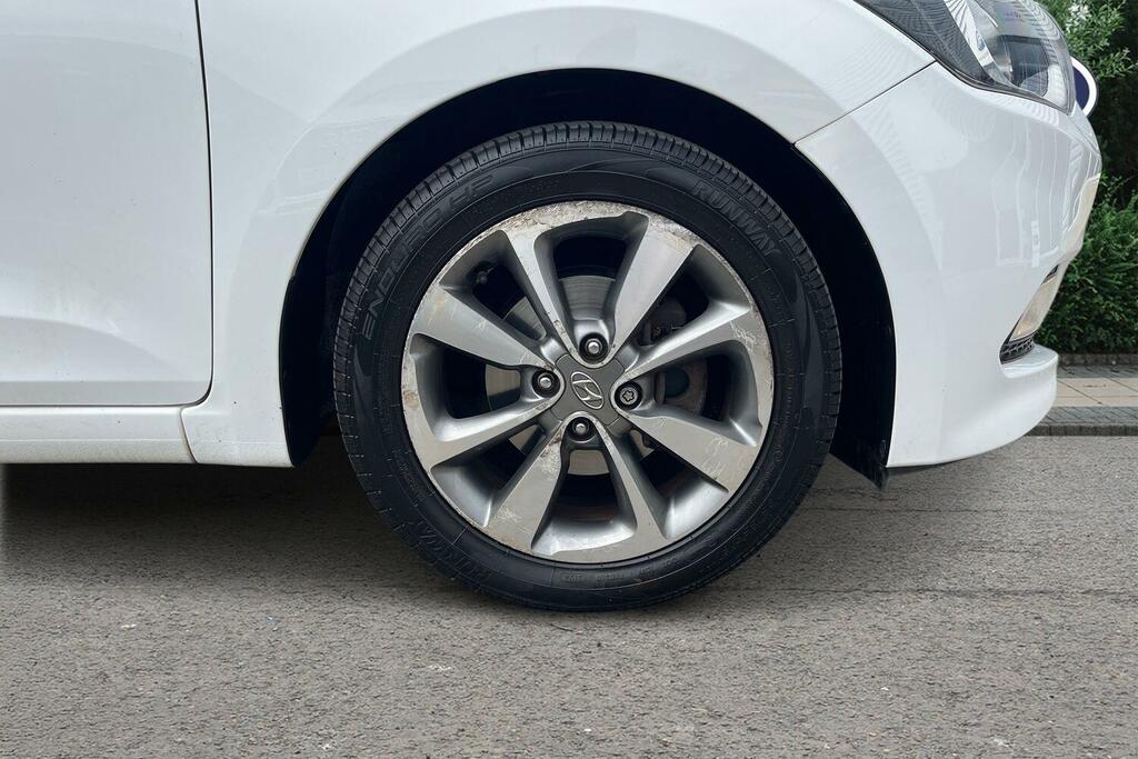 Hyundai I20 1.2 Blue Drive Se Euro 6 Ss White #5