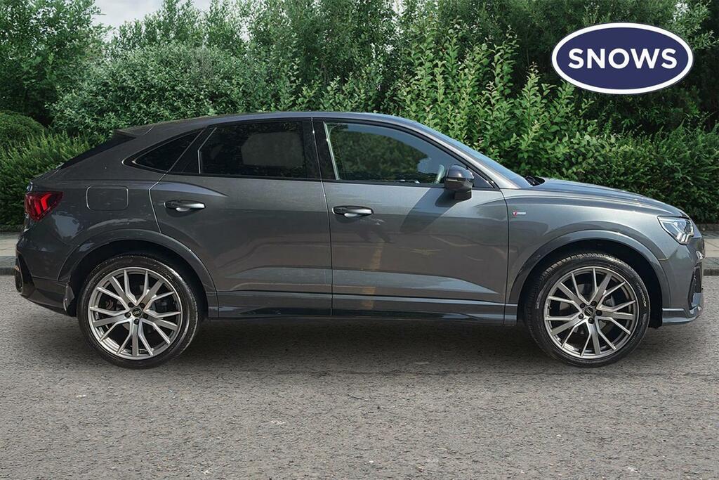 Audi Q3 1.5 Tfsi Cod 35 Black Edition Sportback S Tronic E Grey #4