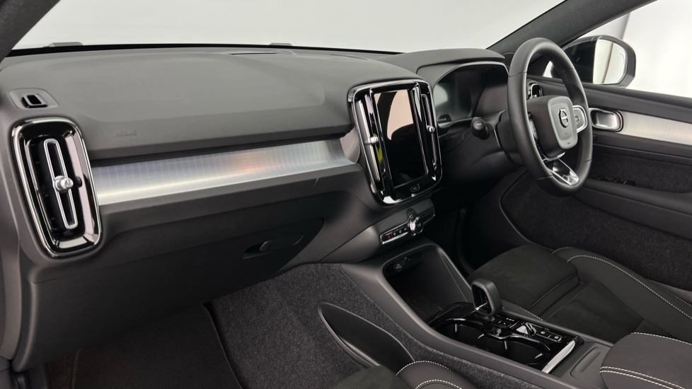 Volvo XC40 Plus, B3 Mild Hybrid, Dark BN26VFM #6