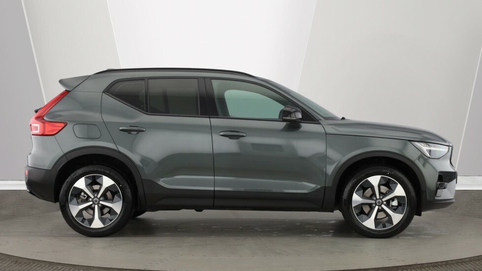 Volvo XC40 Plus, B3 Mild Hybrid, Dark BN26VFM #2
