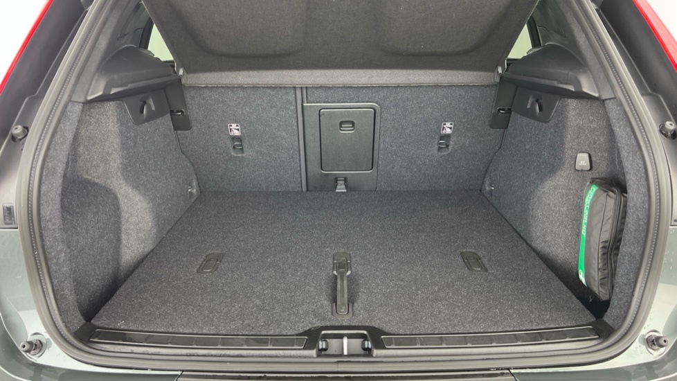 Volvo XC40 Plus, B3 Mild Hybrid, Dark BN26VFM #5