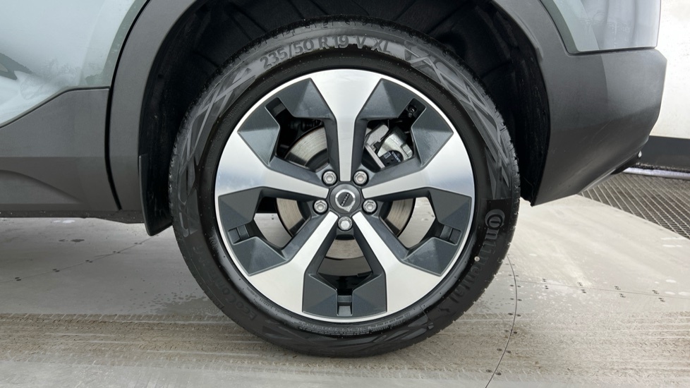 Volvo XC40 Plus, B3 Mild Hybrid, Dark BN26VFM #4