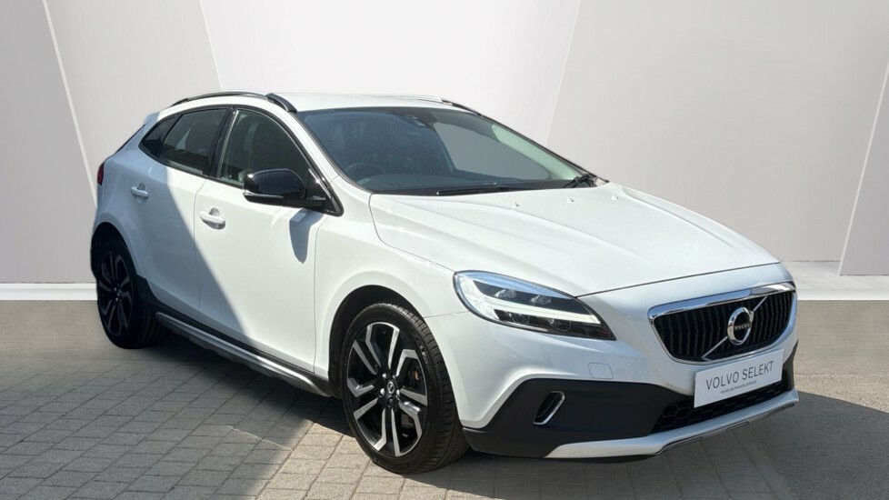 Volvo V40 Cross Country T3 Pro White