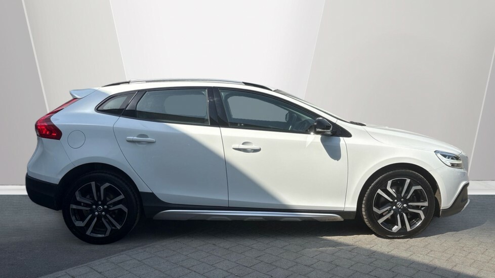Volvo V40 Cross Country T3 Pro White #3