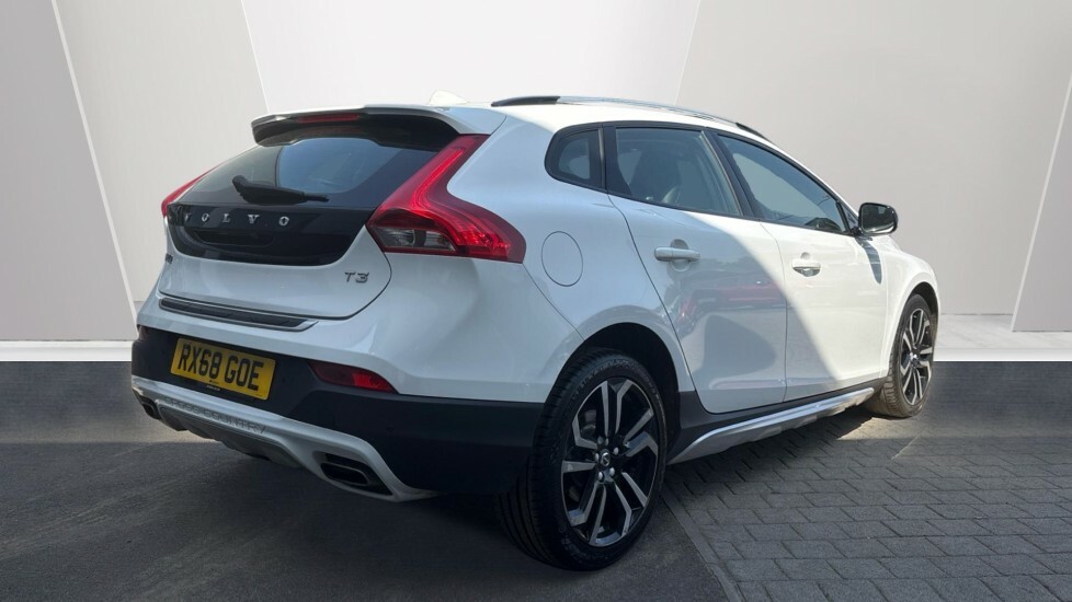 Volvo V40 Cross Country T3 Pro White #2