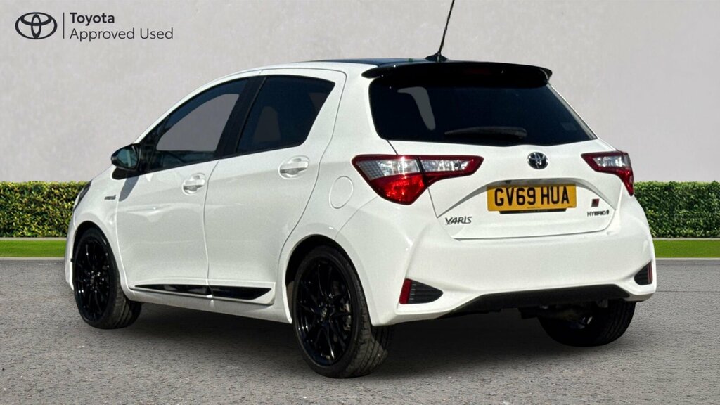 Toyota Yaris 1.5 Vvt-h Gr Sport Hatchback Hybrid E-c White #4