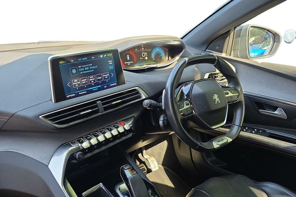 Peugeot 3008 Puretech Allure Brown #2