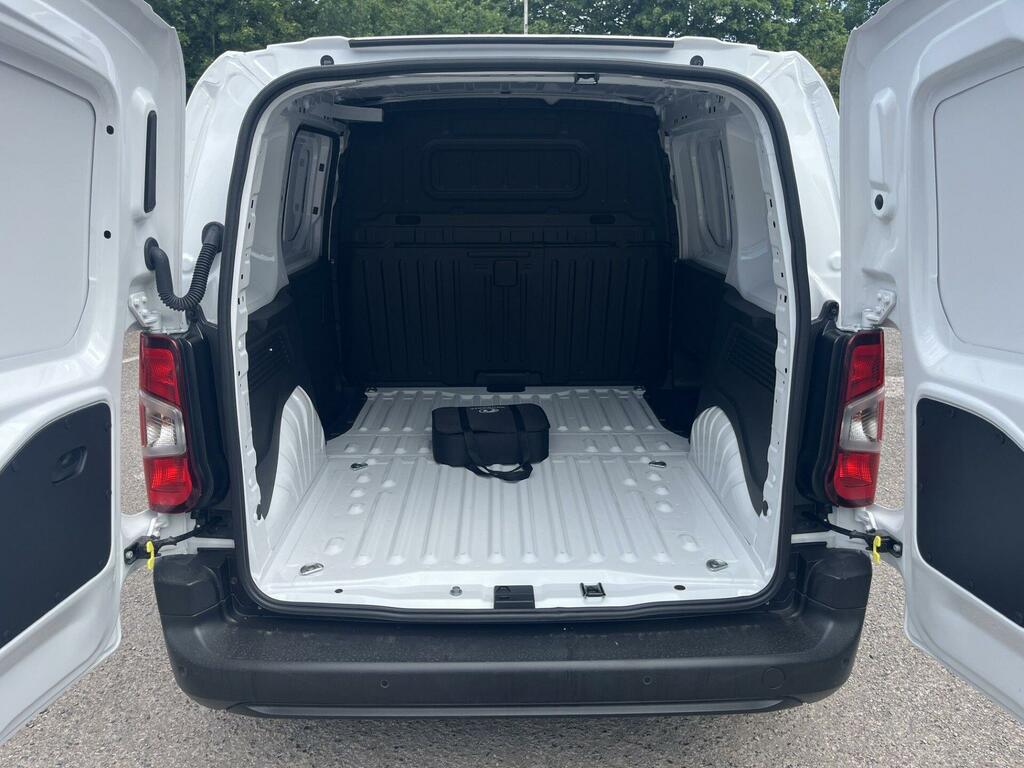 Vauxhall Combo-e Life Combo Life 100Kw Ultimate XL 50Kwh Estate Grey #9