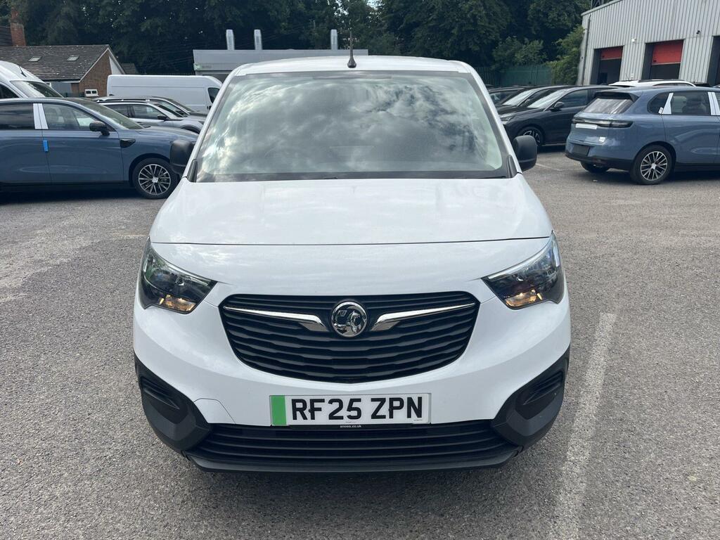 Vauxhall Combo-e Life 2300 50Kwh Dynamic L1 H1 7.4Kw Charger White #2