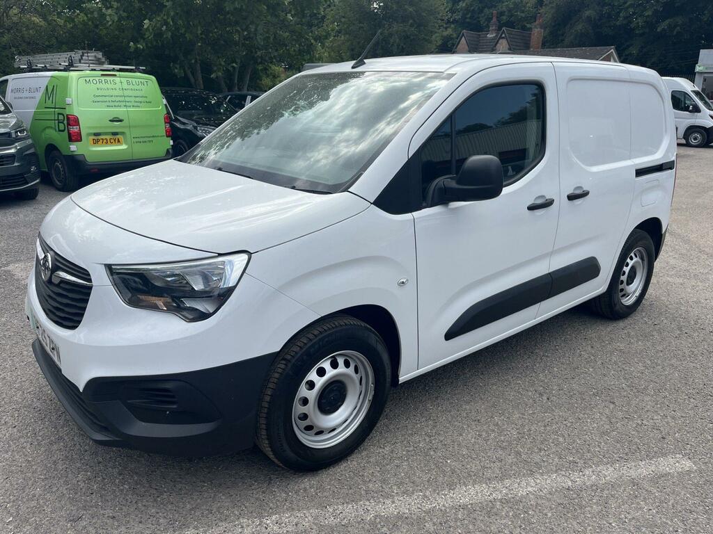 Vauxhall Combo-e Life 2300 50Kwh Dynamic L1 H1 7.4Kw Charger White #3
