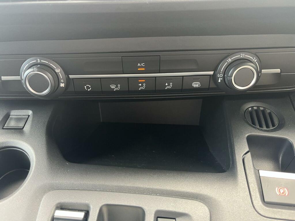 Vauxhall Combo-e Life Combo Life 100Kw Ultimate XL 50Kwh Estate Grey #19