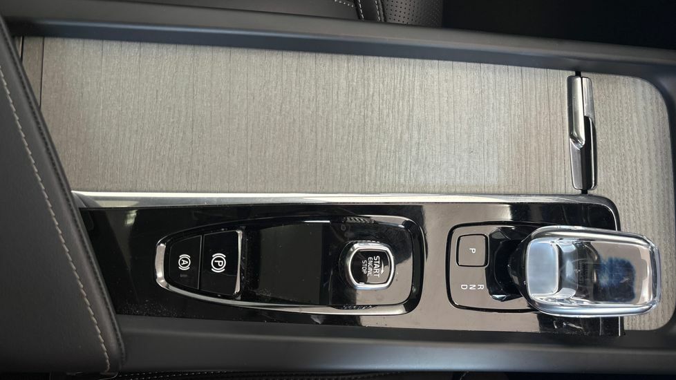 Volvo XC60 Xc60 2.0 B5p Plus Dark Awd Geartronic Grey #32