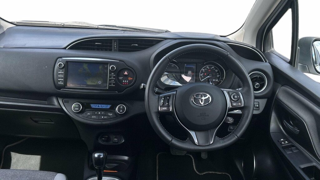 Toyota Yaris 1.5 Vvt-h Y20 Hatchback Hybrid E-cvt Eu White #6