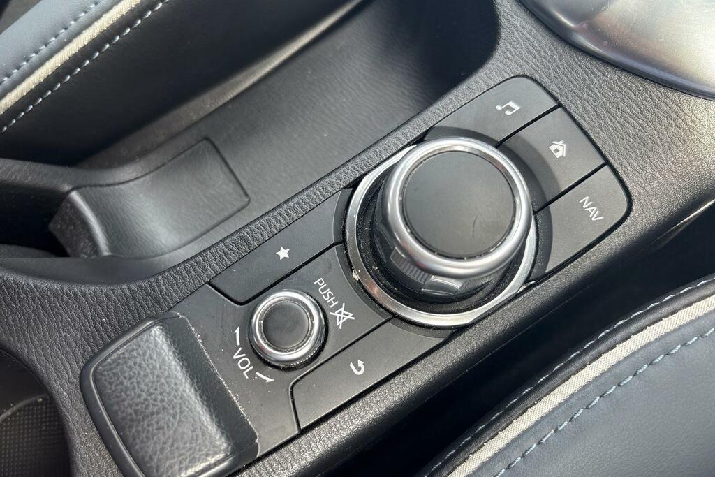 Mazda 2 1.5I Hybrid Agile Cvt 1,490 cc Grey #25