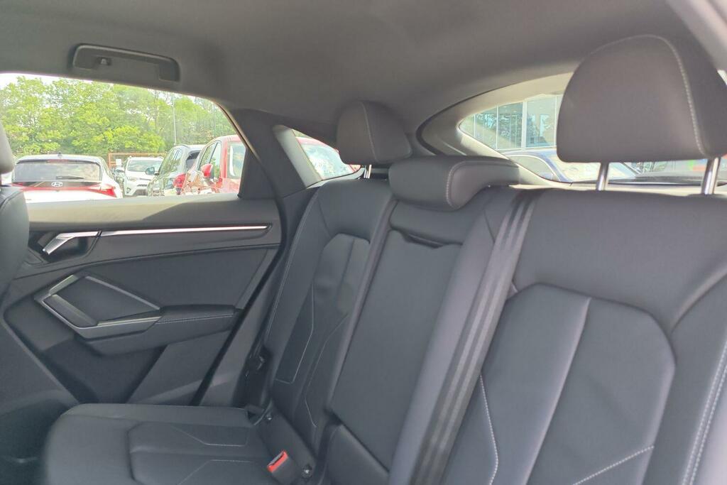 Audi Q3 Black Edition 35 Tfsi 150 Ps S Tronic White #19