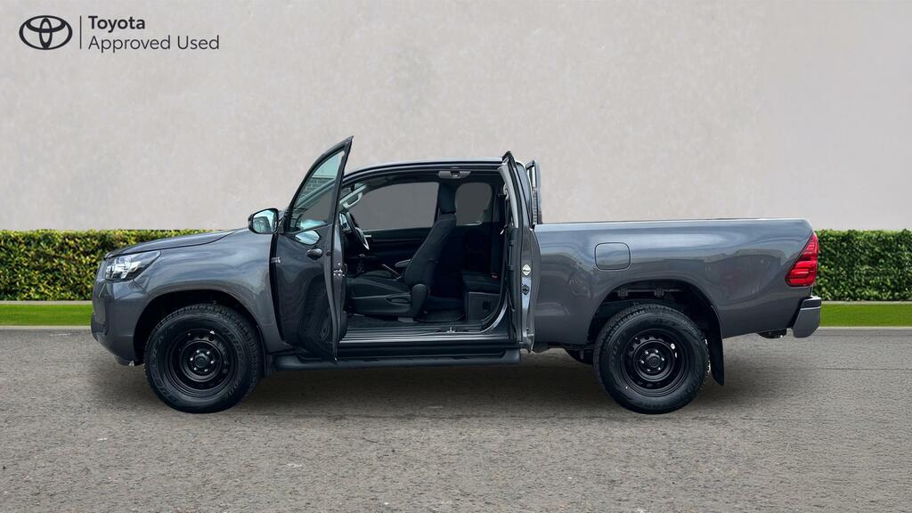 Toyota HILUX Pickup Black #49