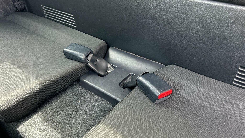 Toyota HILUX Pickup Black #28