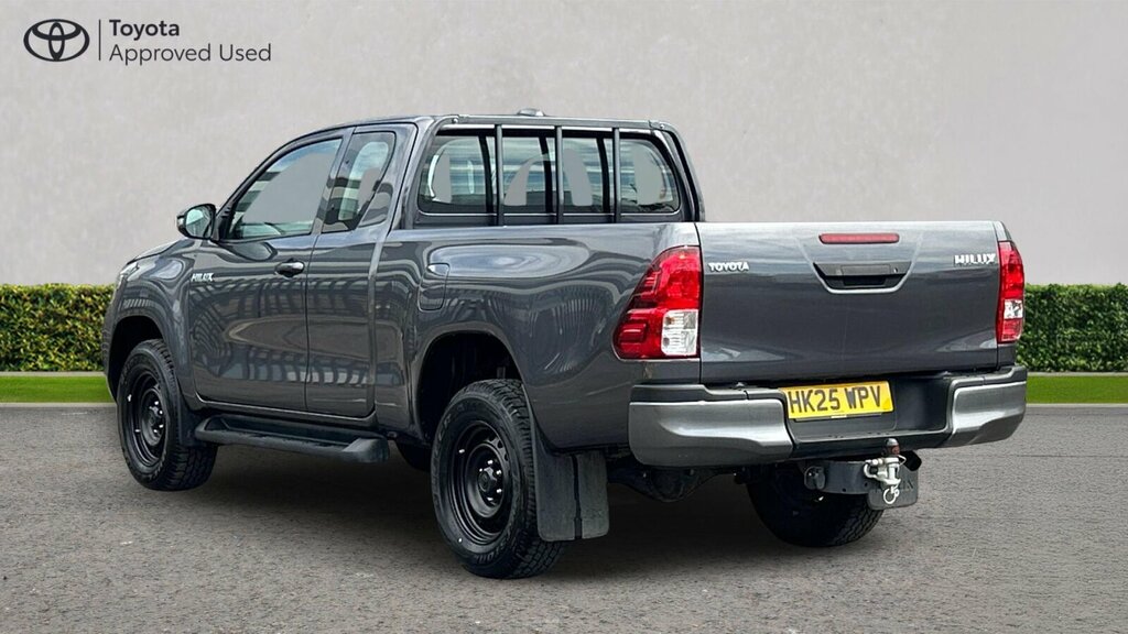 Toyota HILUX Pickup Black #8