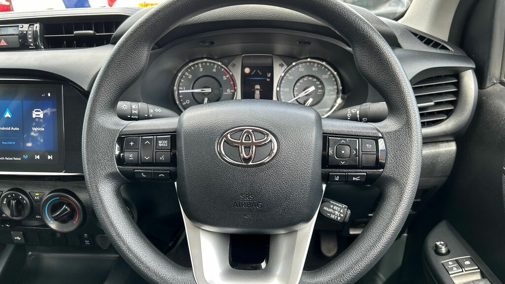 Toyota HILUX Pickup Black #19