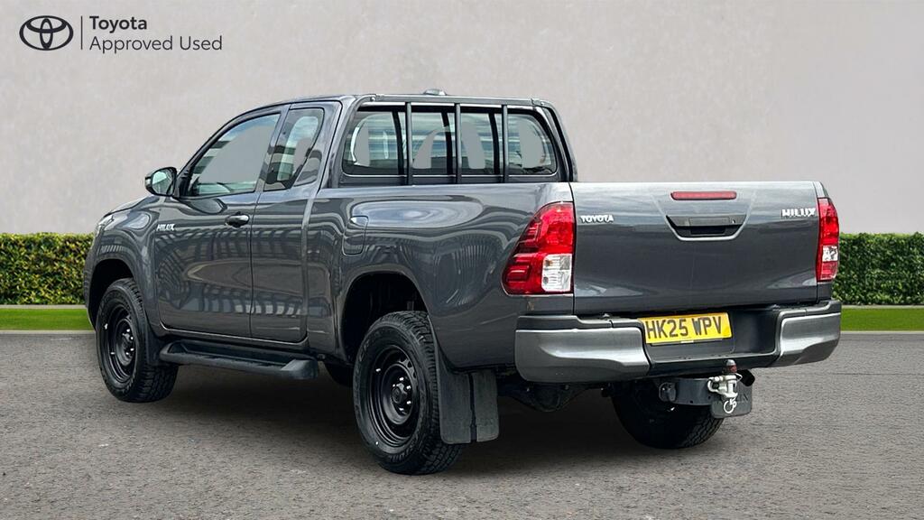 Toyota HILUX Pickup Black #7