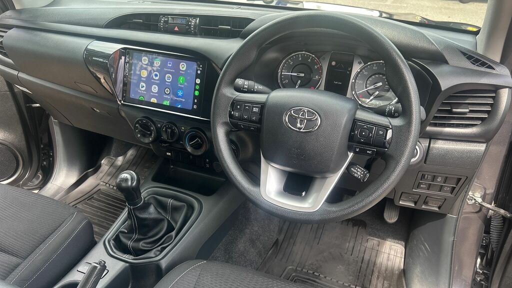 Toyota HILUX Pickup Black #24