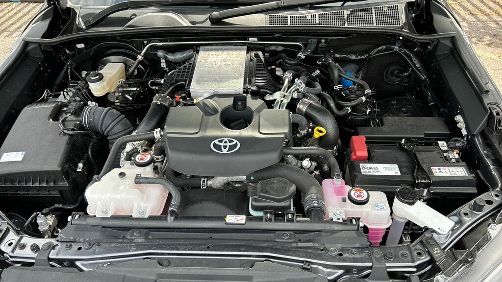 Toyota HILUX Pickup Black #65