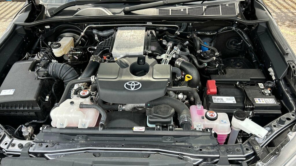 Toyota HILUX Pickup Black #66
